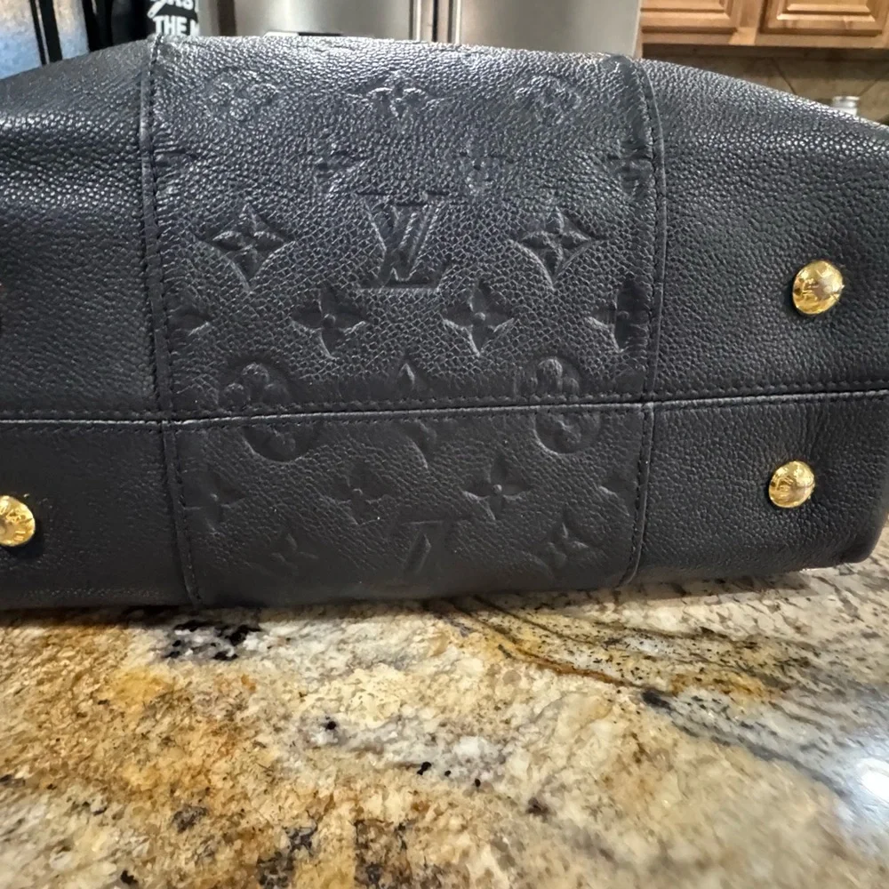 **SOLD**

Louis Vuitton Monogram Empreinte 2WAY Shoulder Bag - Picture 5 of 12